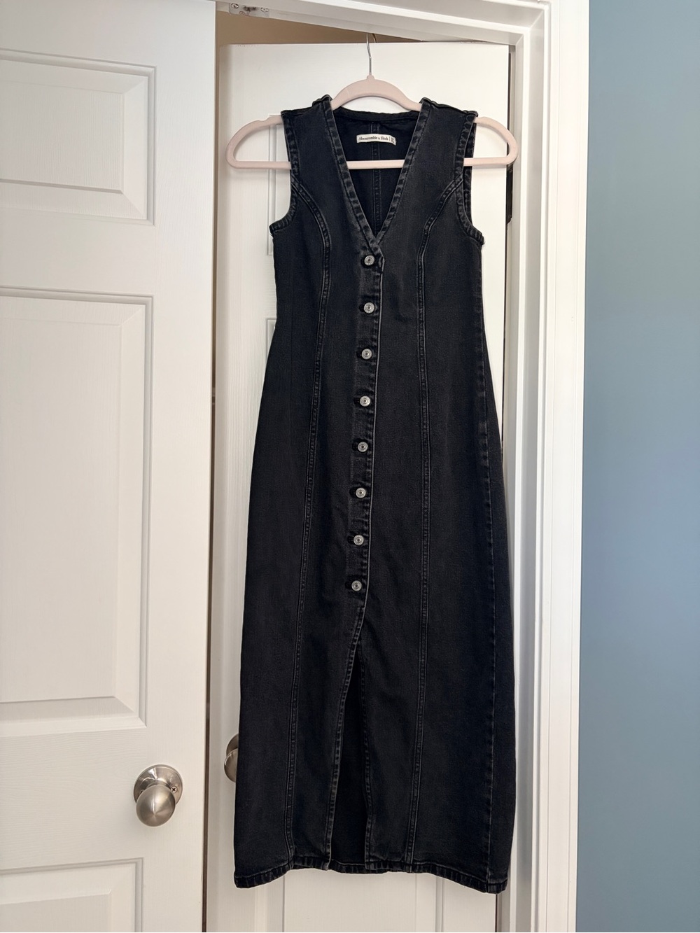Abercrombie & Fitch Black Sleeveless Button-Front Denim Maxi Dress